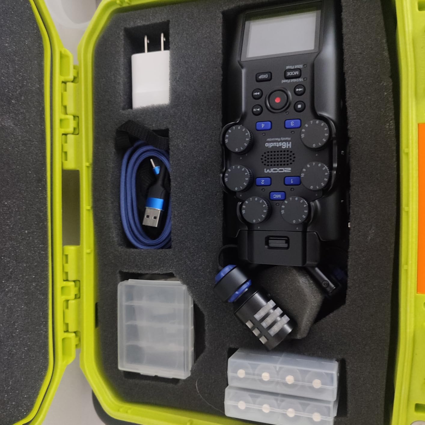 Zoom H6 Studio Handy Recorder for Filmmakers & Musicians customer photo 1