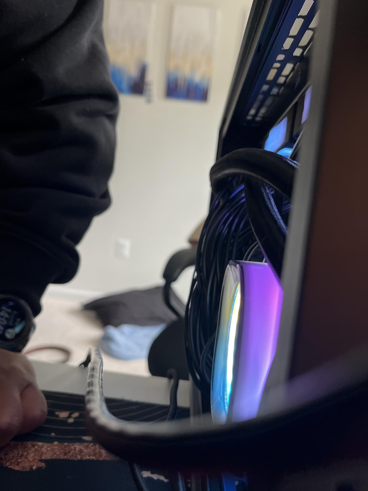 Thermaltake TR100 SFF Chassis; mITX Support; 18.9 Liters; PCIe 4.0 Riser Cable Included; 360mm GPU Clearance; 280mm Radiator Support; Removable PCIe Bracket; Future Dusk; CA-11A-00SNNN-00 customer photo 1