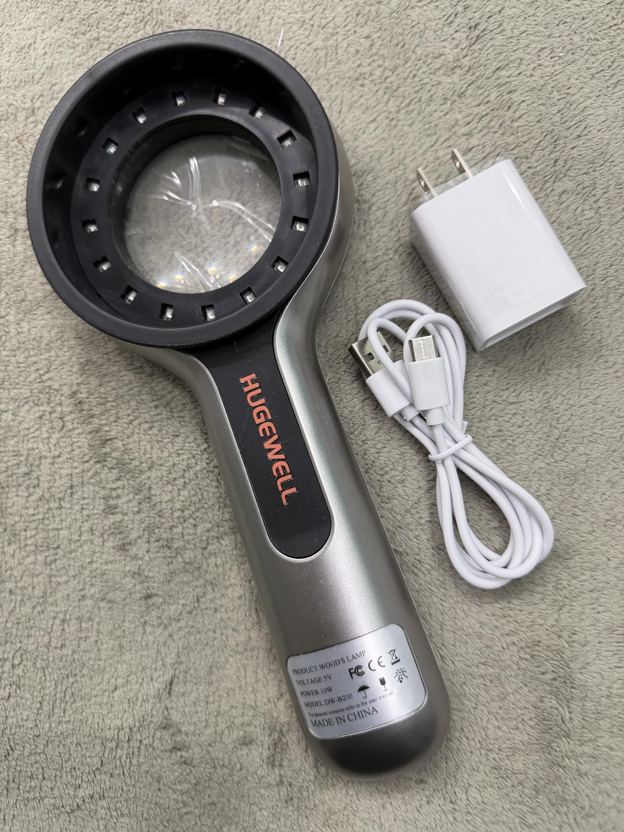 Woods Lamp Skin Analyzer, Easy to Hold and Carry Around customer photo 1
