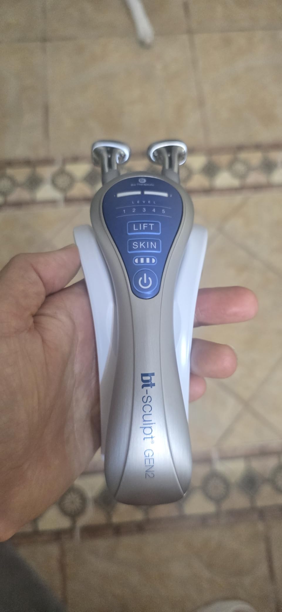 bt-Sculpt GEN2, Microcurrent Facial Lifting, Sculpting, and Firming with Proprietary Kinesthetic Lifting for Home use (Brushed Alloy) customer photo 1