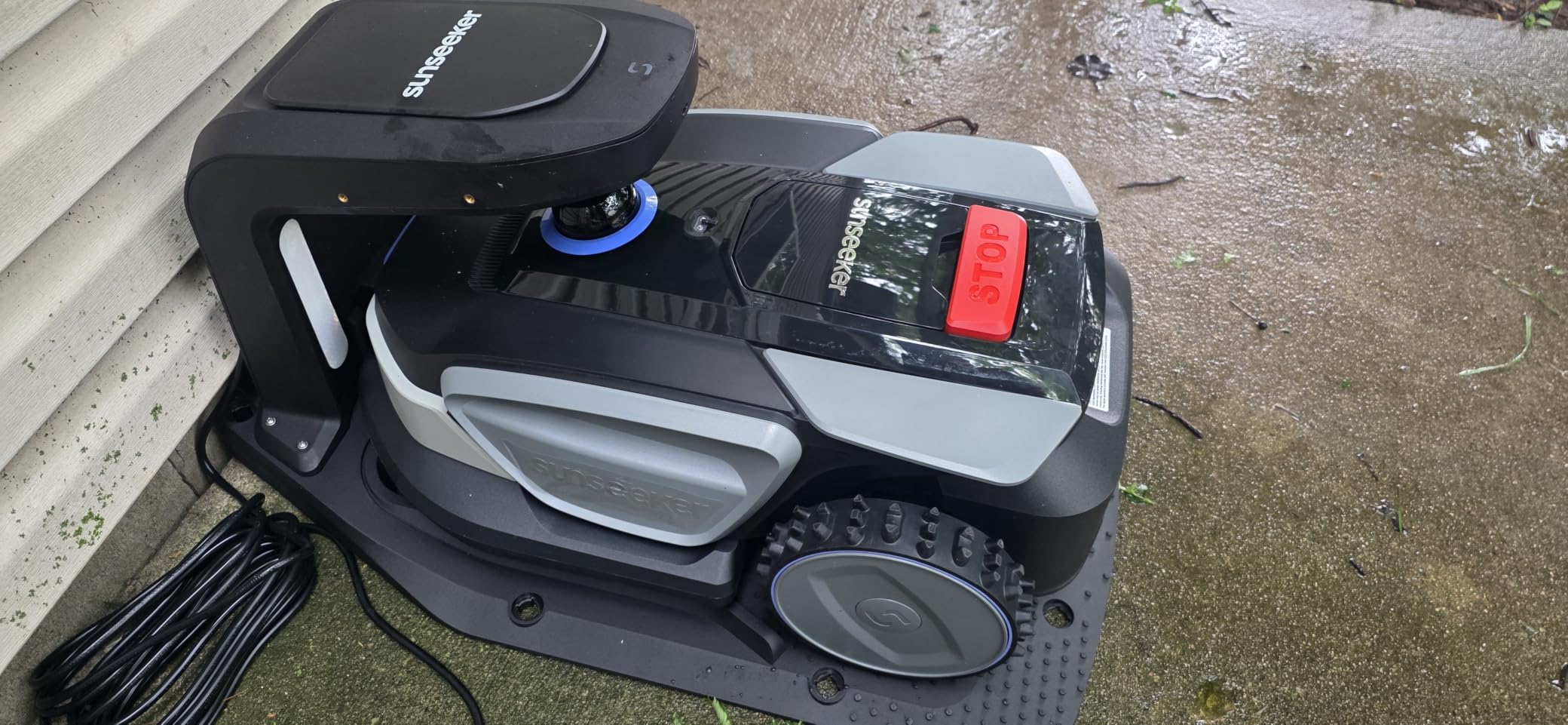 Sunseeker X5 AWD Robot Lawn Mower, RTK, Vision AI, 0.5 Acre, Wire-Free customer photo 2