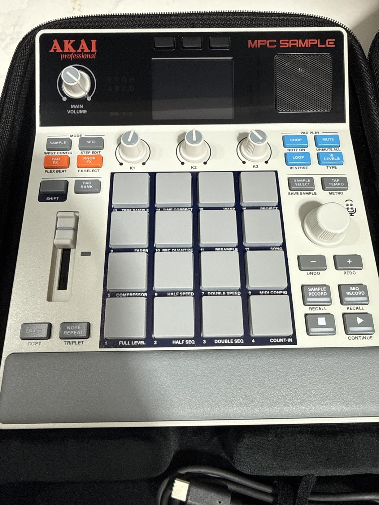 Akai Professional MPC Sample Portable Sampler customer photo 2