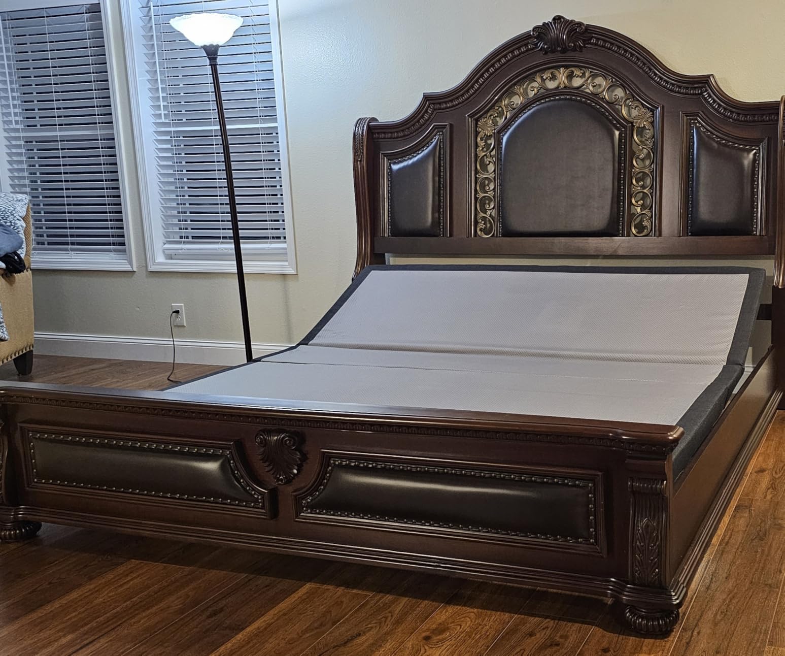 Nestl Queen Adjustable Bed Frame with Massage and Wireless Remote, Electric Base with Head and Foot Incline, Zero Gravity, USB Ports, Under Bed LED, No Box Spring Needed customer photo 2