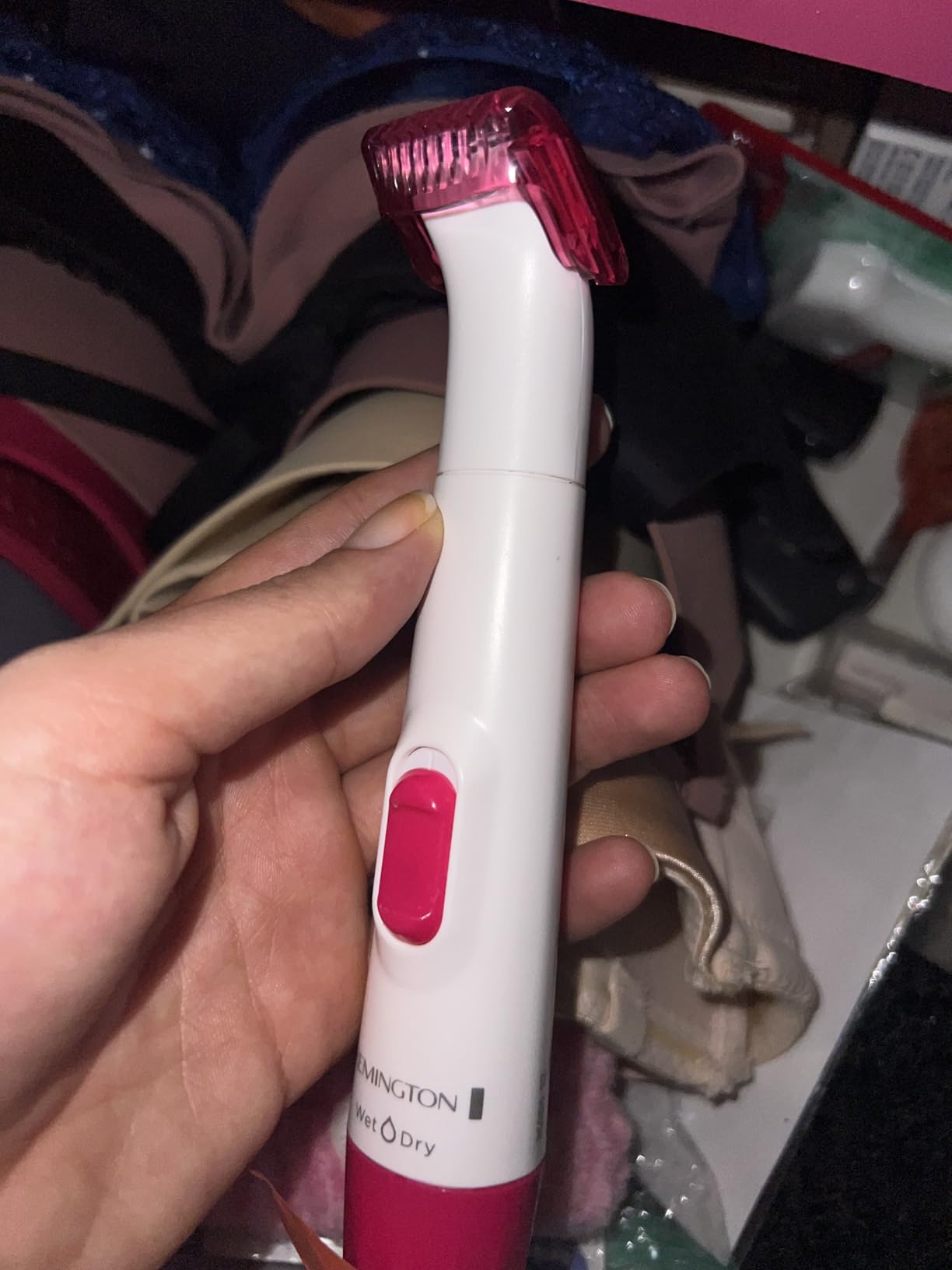 Remington Smooth & Silky Body & Bikini Kit, Cordless Bikini Trimmer and Shaver for Women, Waterproof for Grooming in the Shower, Beige customer photo 1