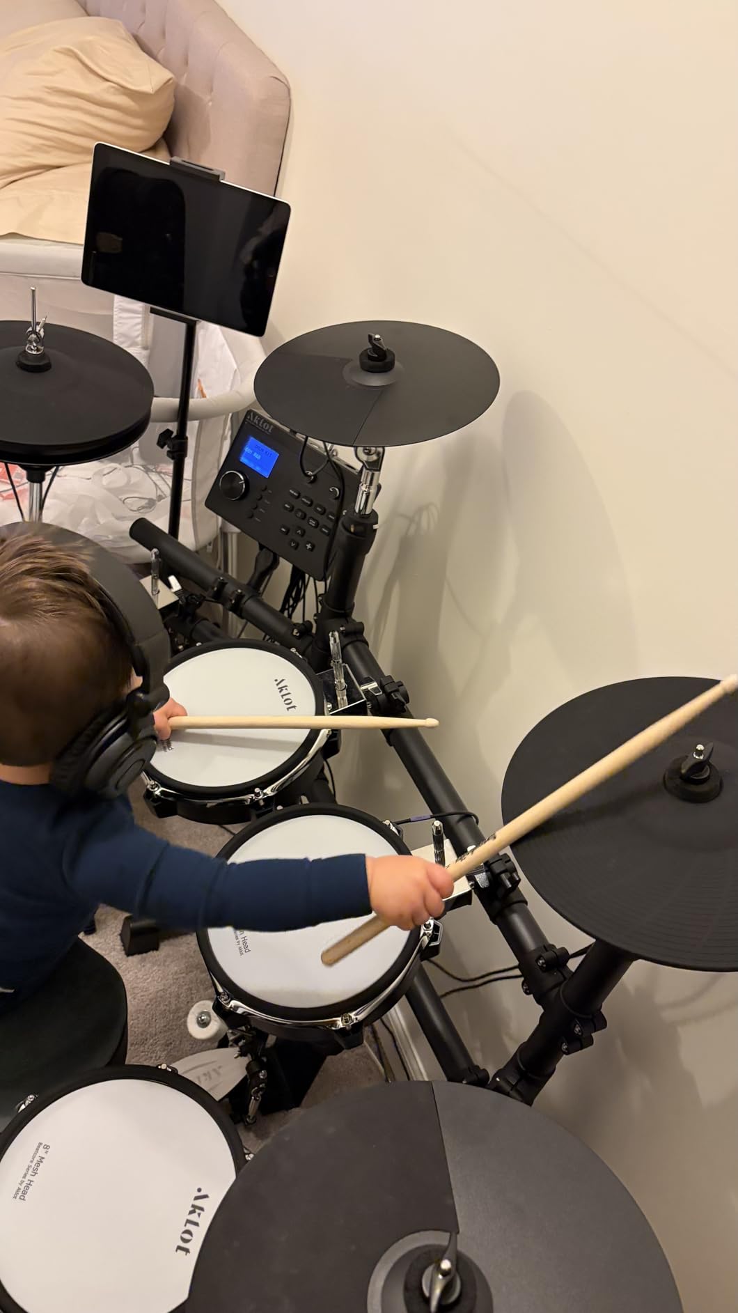 AKLOT Expanded-Size Electric Drum Set: 12'' Two-Piece Standalone Hi-Hat, Independent Kick Drum and 10'' Dual-Zone Snare, 12'' Triple-Zone Ride Cymbal, All Mesh Heads, 460 Sounds, Mesh Bass Drum, White customer photo 2