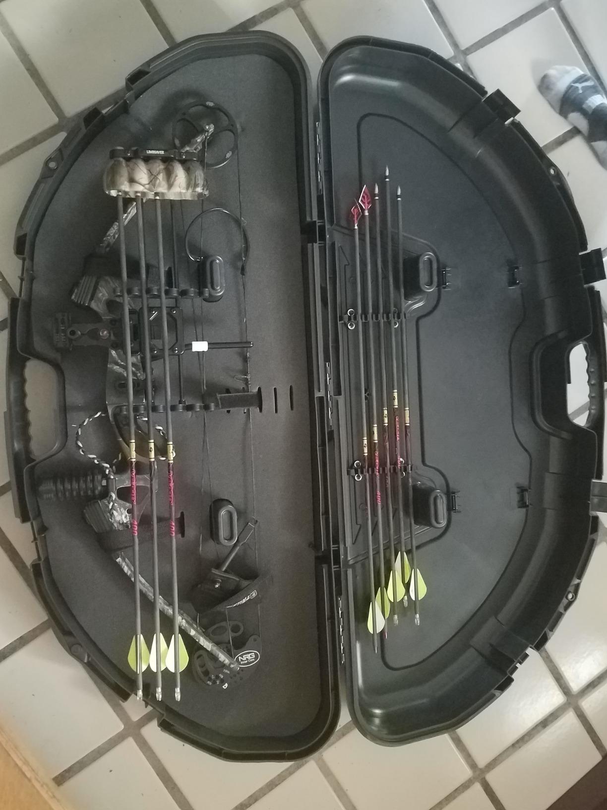 LimbSaver Silent Quiver for Bow Hunting, One Piece, Lightweight and Low Profile, Works with Right and Left-Handed Bows, Fits All Arrow Sizes customer photo 1