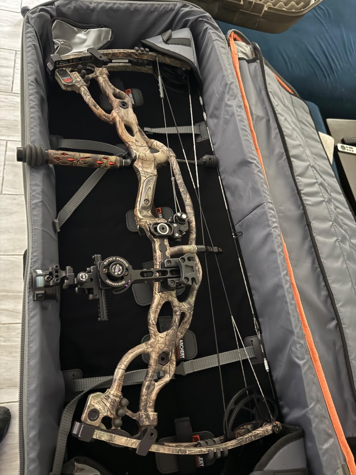 Legend Everest Hybrid Bow Case Roller - Travel-Ready Compound Bow Suitcase customer photo 1