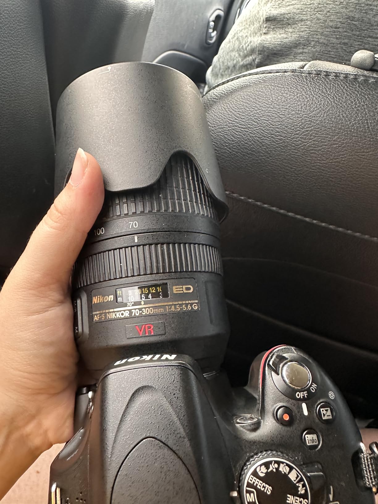 Nikon 70-300mm f/4.5-5.6G ED IF AF-S VR Nikkor Zoom Lens for Nikon Digital SLR Cameras (Renewed) customer photo 1