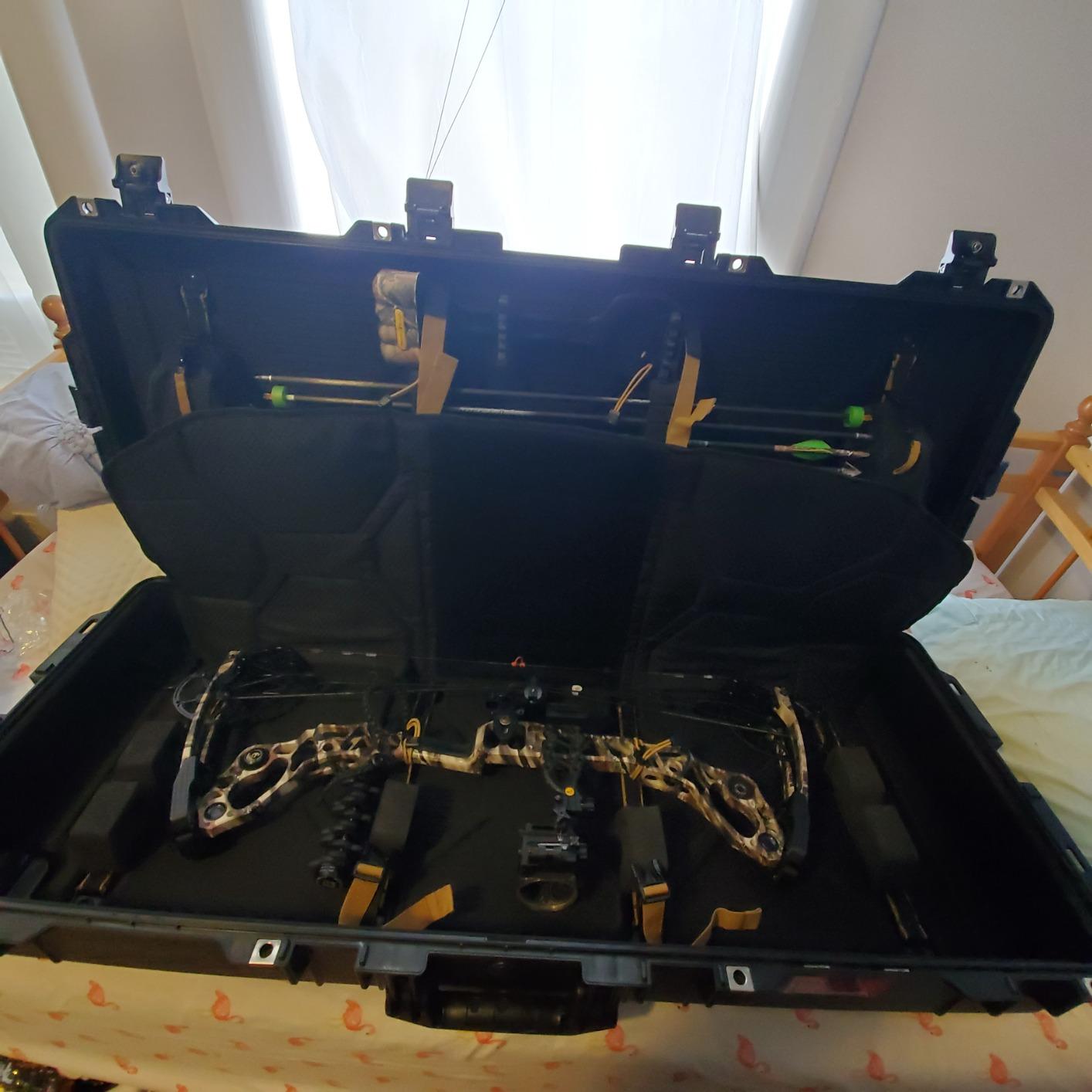 1745 AIR CASE, Bow, Black customer photo 2