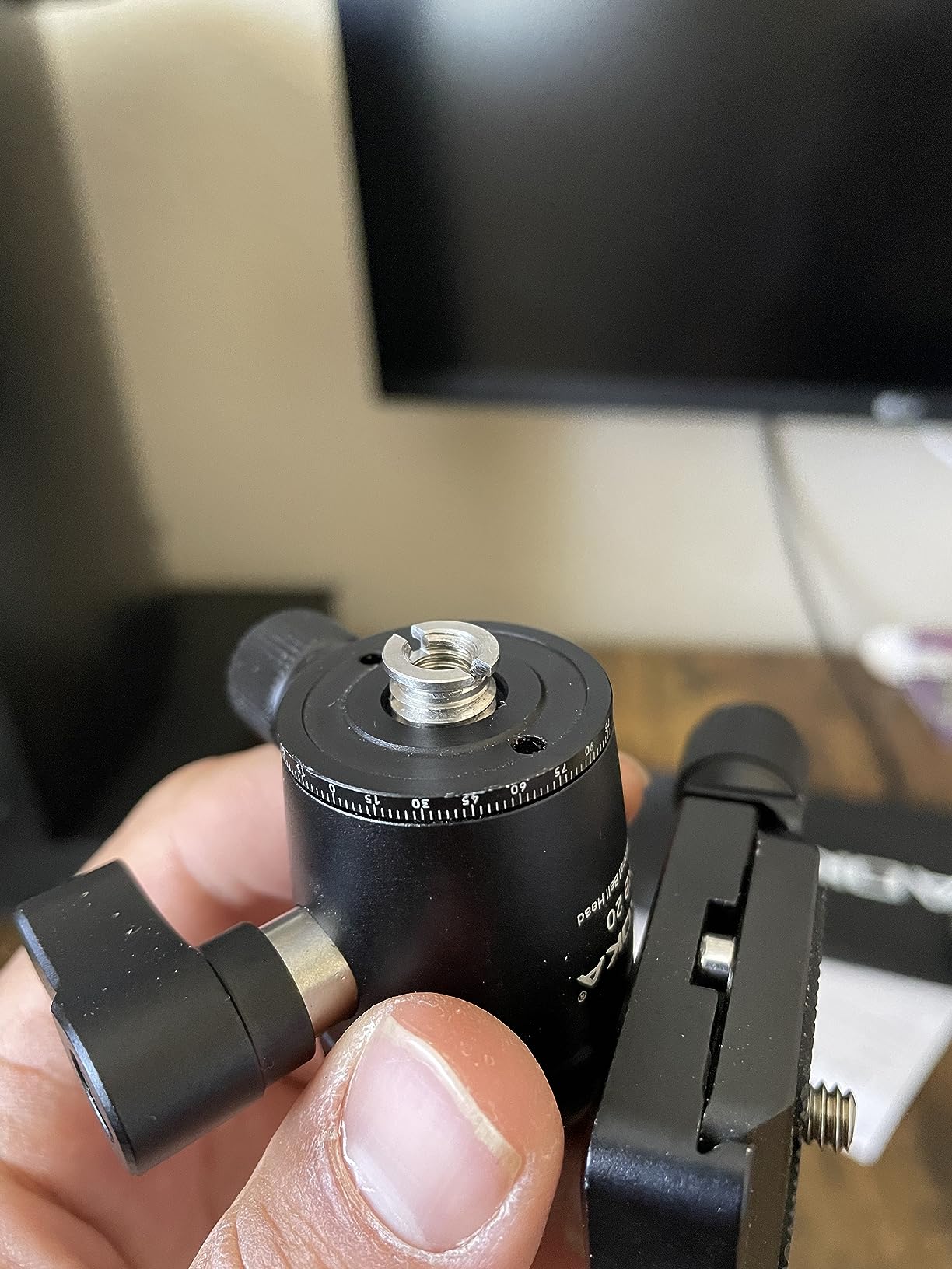 AOKA Carbon Fiber Mini Travel Tripod with 360° Ball Head customer photo 2