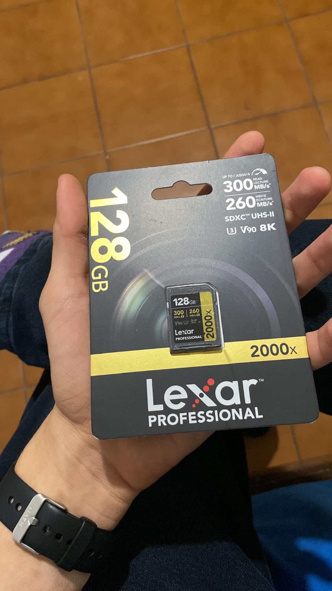 Lexar 256GB 2000x SD Memory Card, 300MB/s Read, 8K, V90, U3, UHS-II customer photo 1