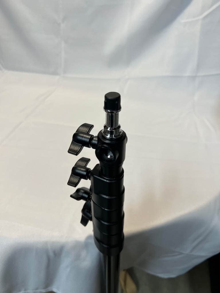 NEEWER 9.8ft/3m Air Cushioned Light Stand, Heavy Duty Metal customer photo 1
