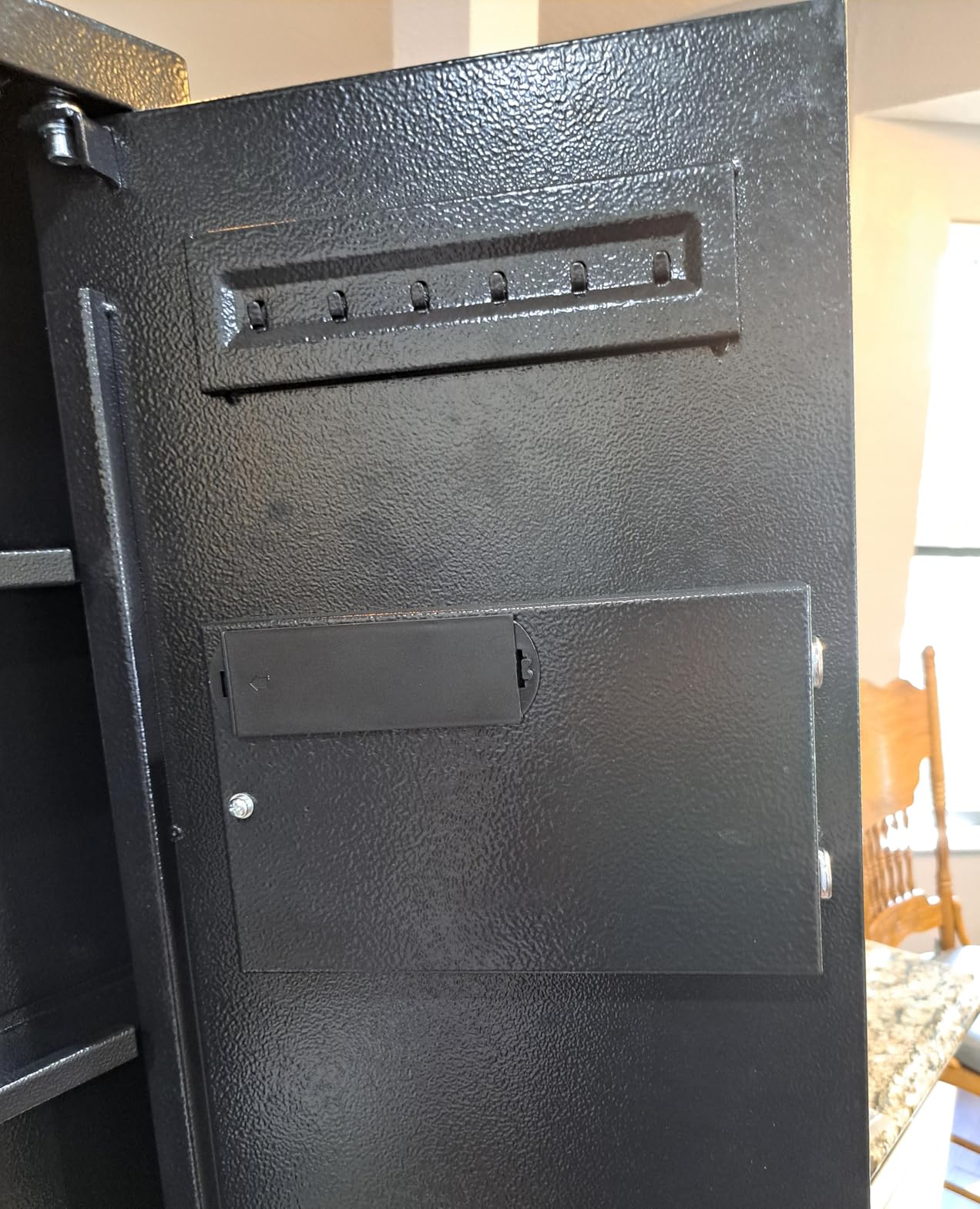 Black 25.6