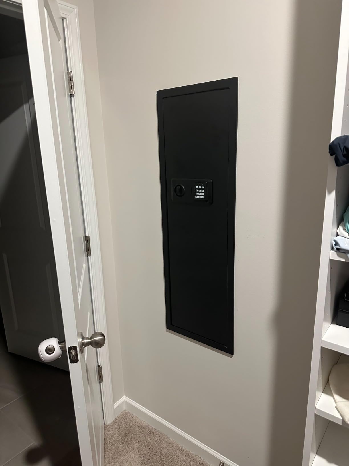 Black 25.6