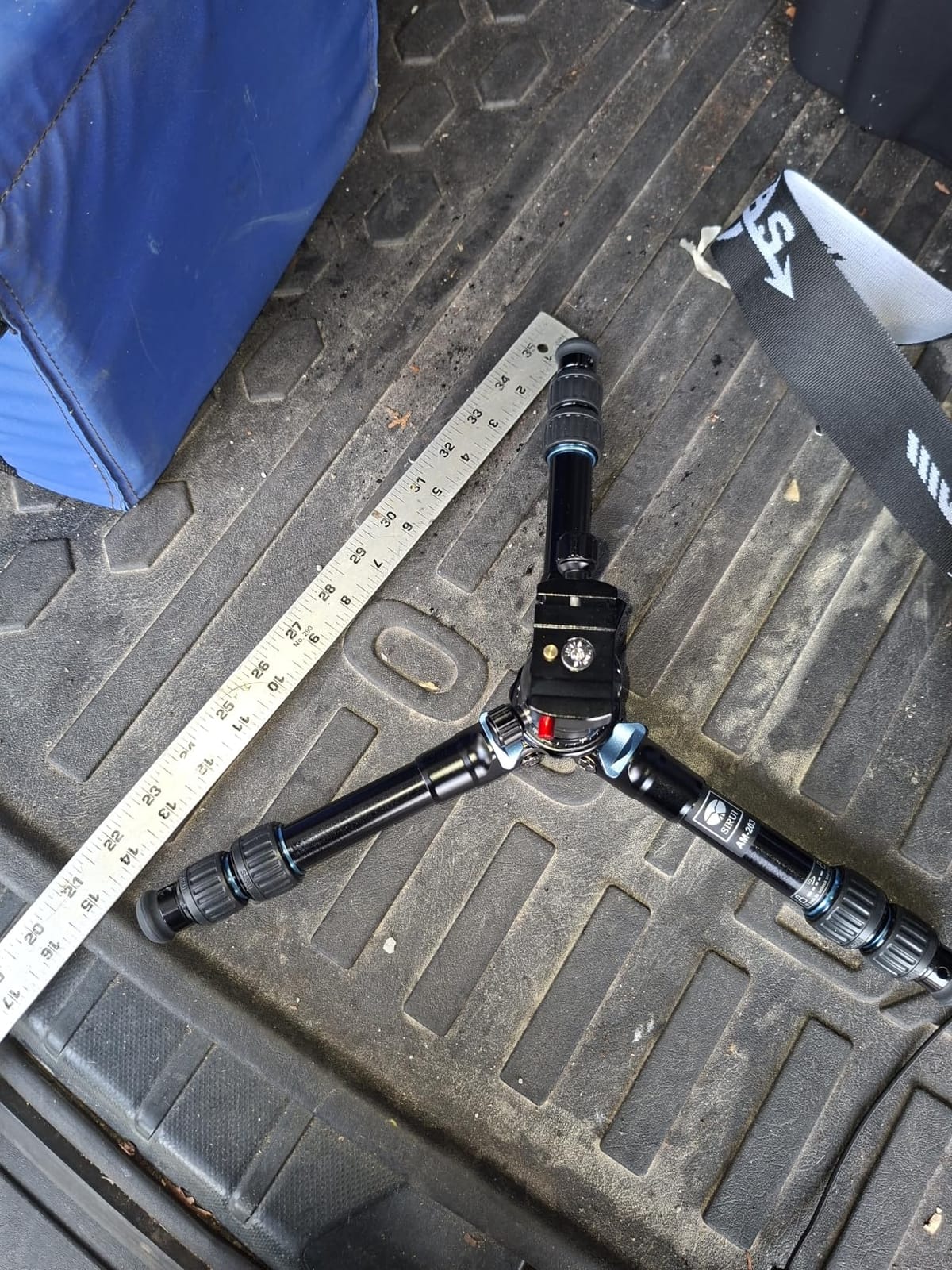SIRUI AM-203 Aluminum Mini Travel Tripod, B00K Ball Head, 360° Panoramic customer photo 2