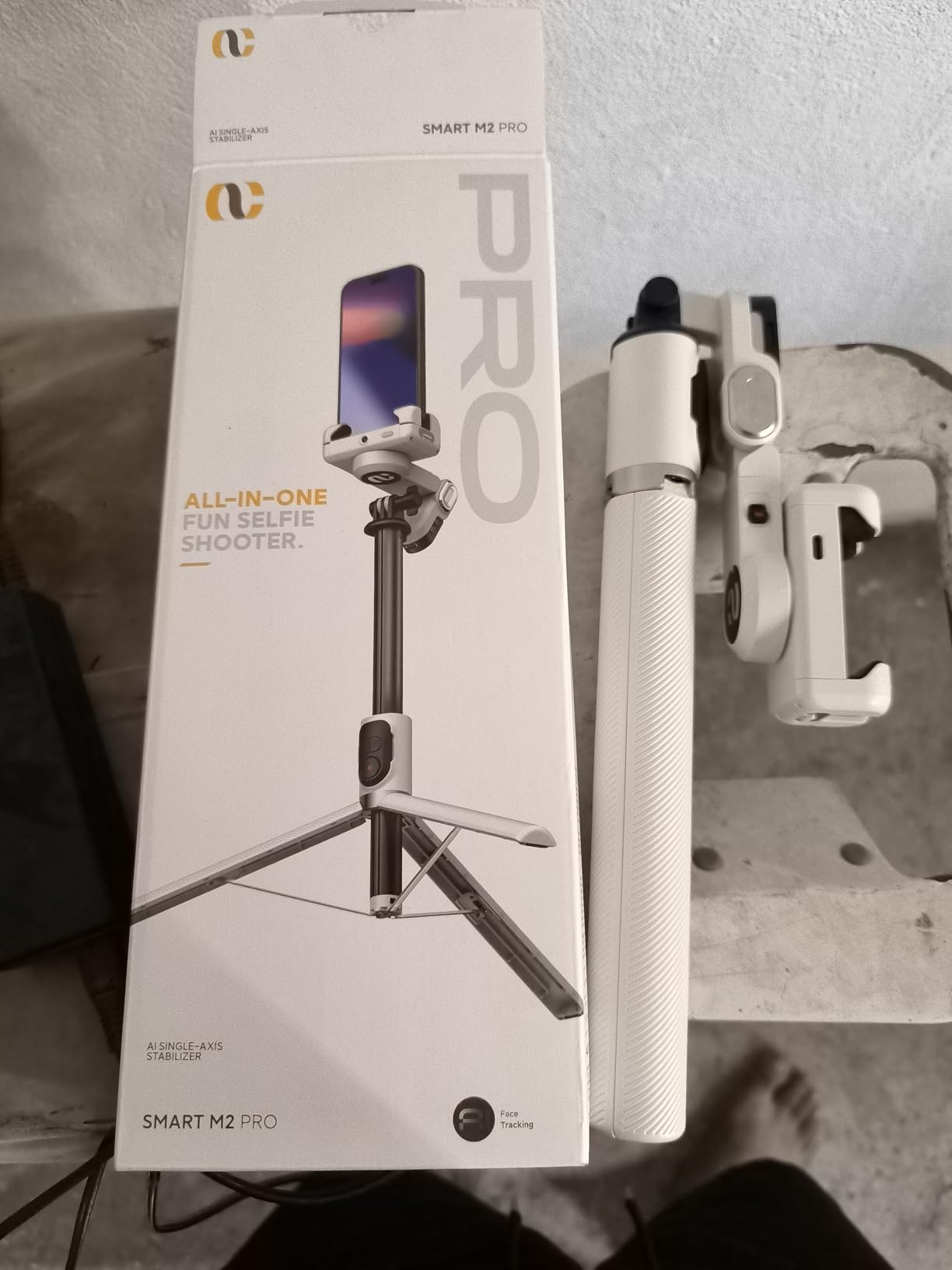 AOCHUAN M2PRO White Smartphone Gimbal Stabilizer, 4-in-1 Phone Stabilizer customer photo 1