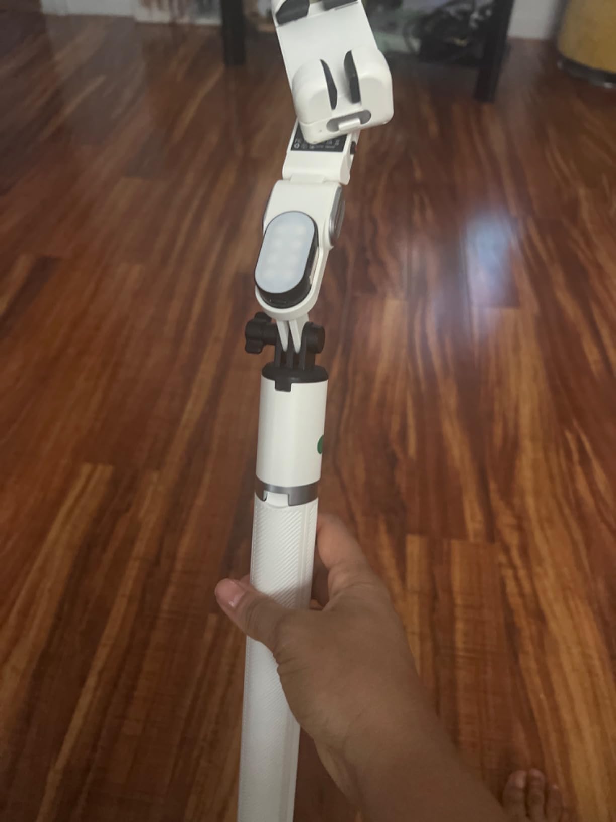 AOCHUAN M2PRO White Smartphone Gimbal Stabilizer, 4-in-1 Phone Stabilizer customer photo 2