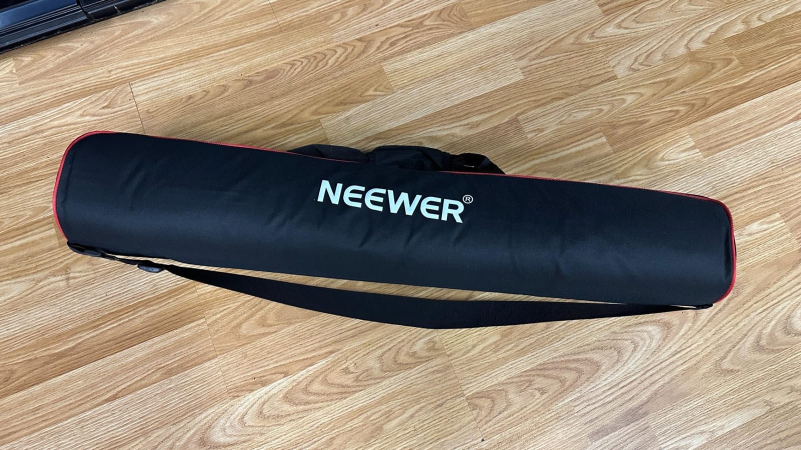 NEEWER Basics 74