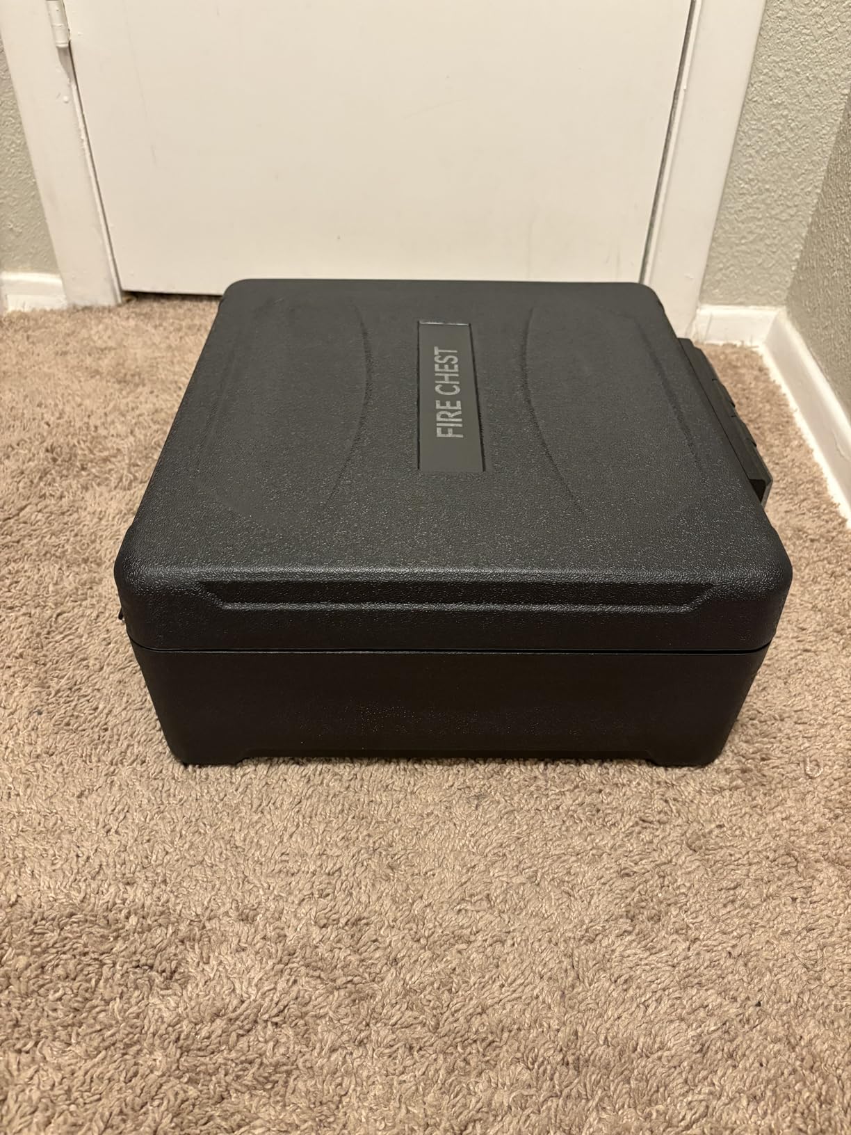 Amazon Basics Fire-Resistant Waterproof Fire Chest with Mechanical Key, Protects During Floods, 0.39 cu. ft, Black customer photo 2