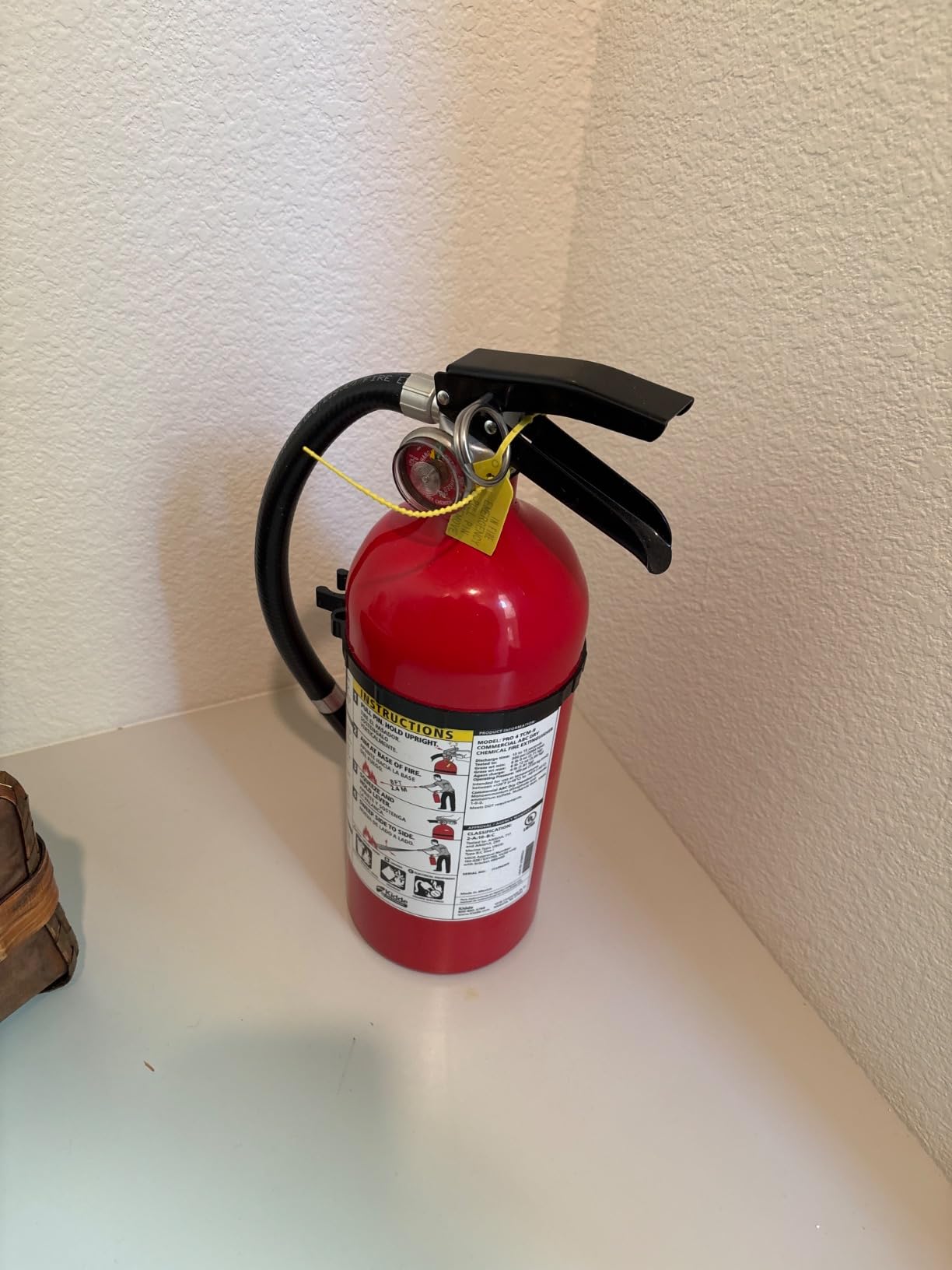 Kidde Pro 210 Commercial Fire Extinguisher, 2-A:10-B:C, PRO-4MP-1, 1 Pack customer photo 1