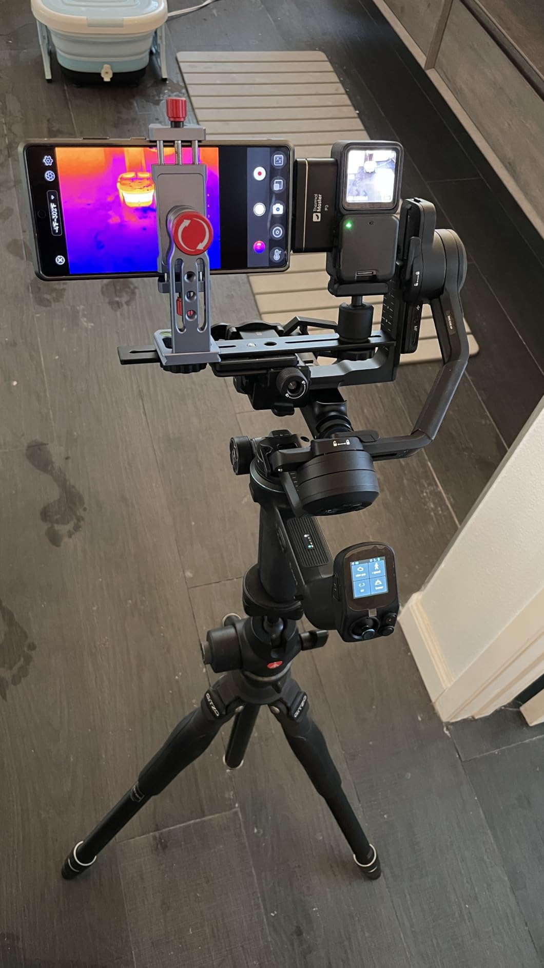 FeiyuTech SCORP 3 KIT Gimbal Stabilizer for DSLR and Mirrorless Camera, AI Tracking, Detachable Handle,3-Axis Gimbal for Sony/Canon/Nikon/Fujifilm, Max 3.5KG/7.72lbs, Touch Screen with Carrying Bag customer photo 2