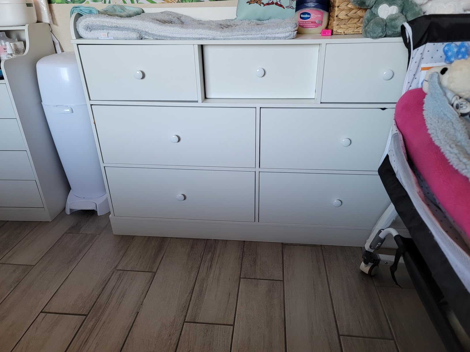 Vabches Kids Dresser Cabinet with 7 Drawers, Changing Table for Nursery, White Chest of Drawers, Baby Dresser, Kids Bedroom Furniture, Nightstand for Child’s Room, White customer photo 2